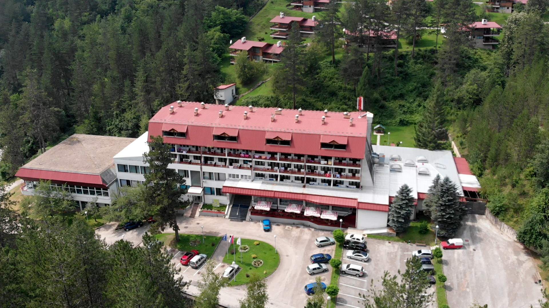 Hotel 'Vilina Vlas': Odmaralište s bolnom ratnom prošlosti (Video)